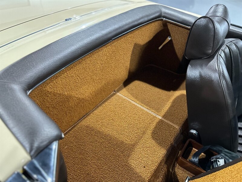 1968 Mercedes Benz 280SL Pagoda Beige