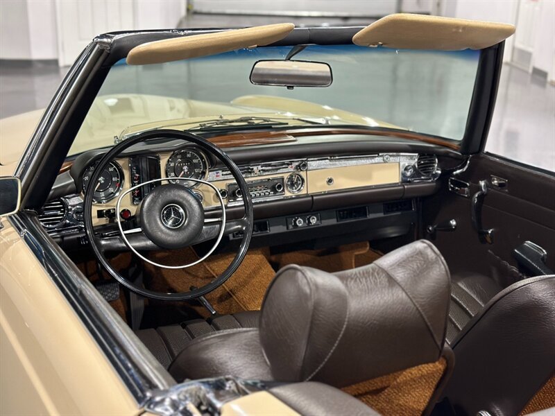 1968 Mercedes Benz 280SL Pagoda Beige