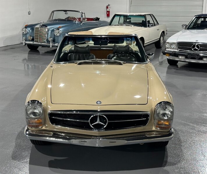 1968 Mercedes Benz 280SL Pagoda Beige