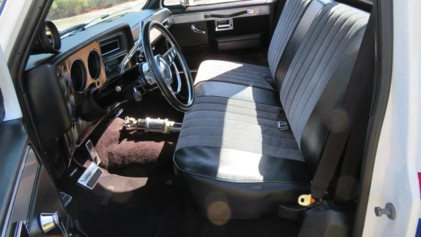 1986 Chevrolet Silverado 1500 Custom Deluxe 2WD