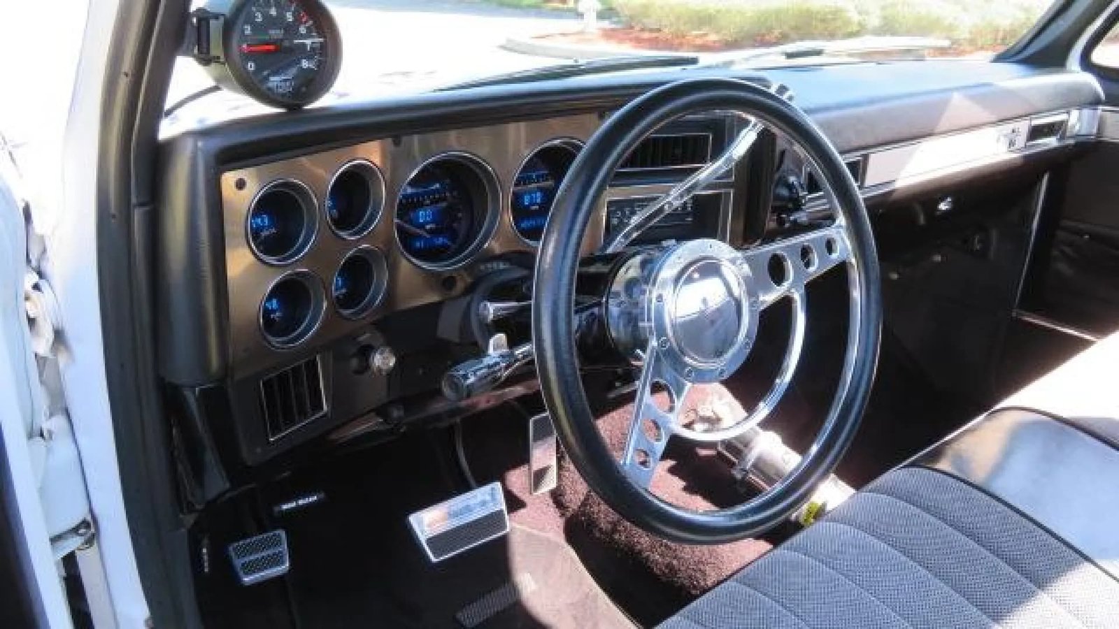 1986 Chevrolet Silverado 1500 Custom Deluxe 2WD