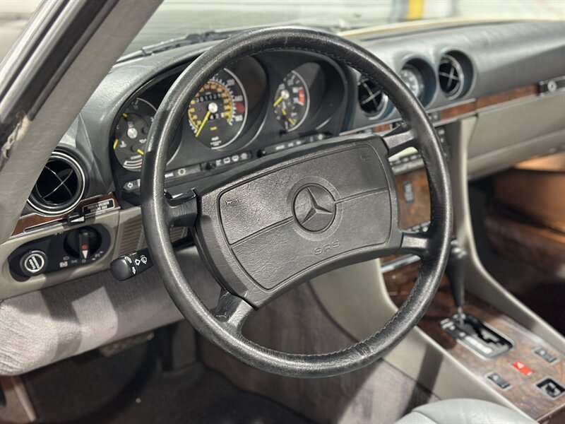 1987 Mercedes-Benz 560 SL Black