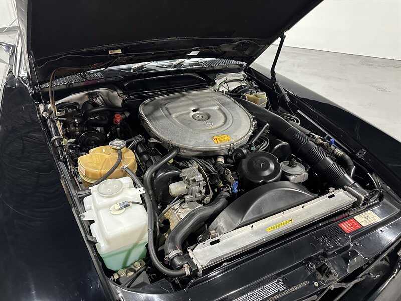 1987 Mercedes-Benz 560 SL Black