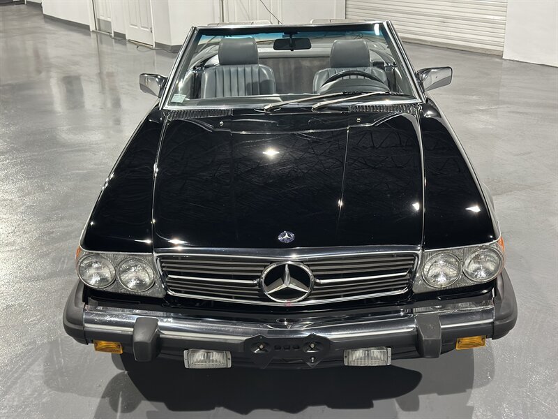 1987 Mercedes-Benz 560 SL Black