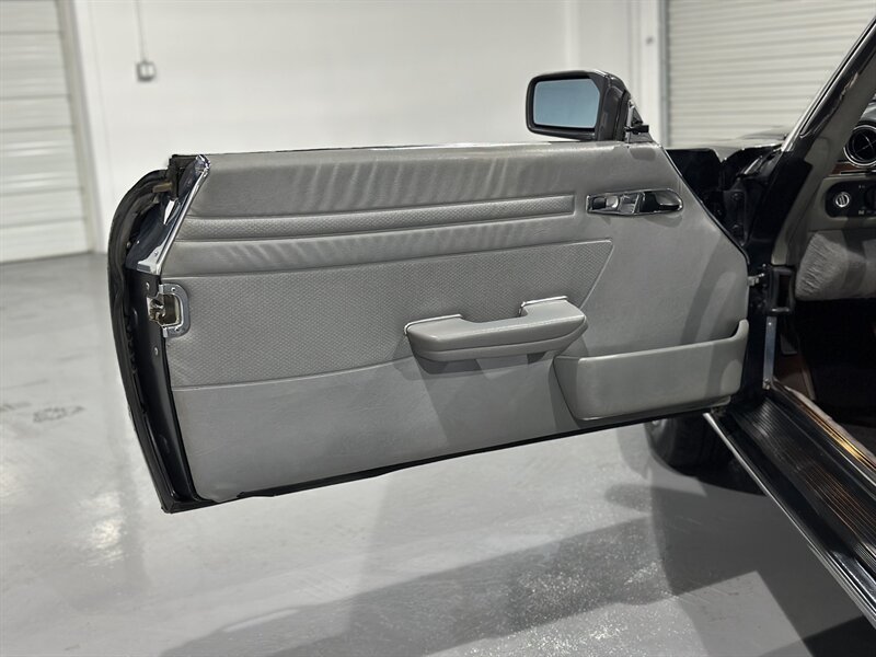 1987 Mercedes-Benz 560 SL Black