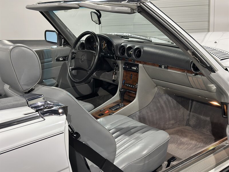 1988 Mercedes-Benz 560 SL White