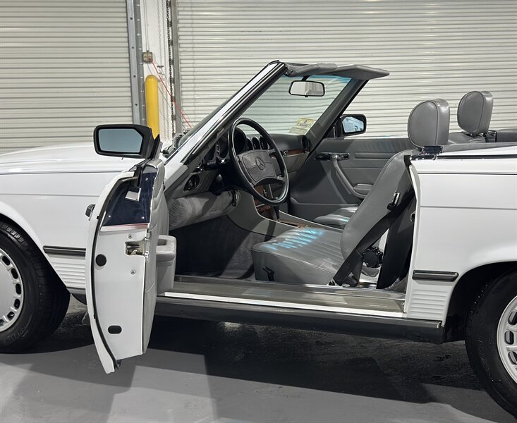 1988 Mercedes-Benz 560 SL White