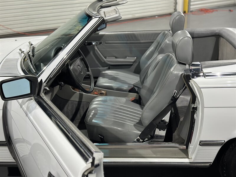 1988 Mercedes-Benz 560 SL White