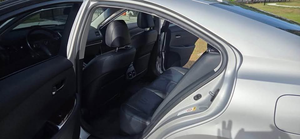 2010 Lexus ES Silver