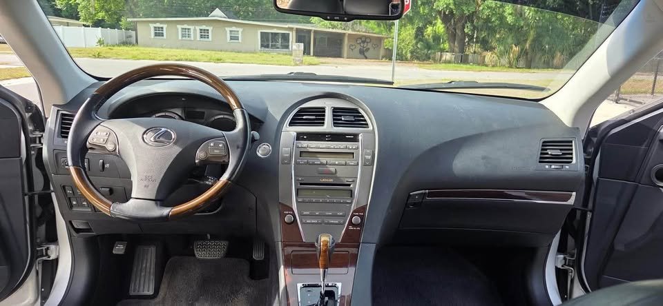 2010 Lexus ES Silver