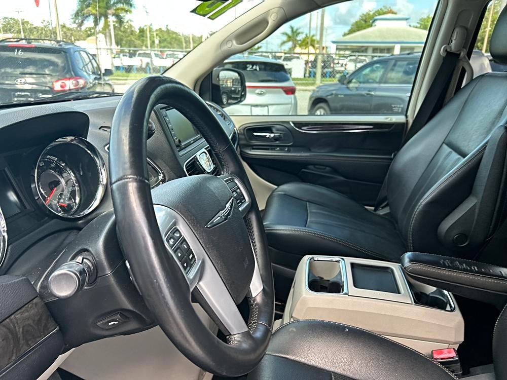 2013 Chrysler Town & Country 4dr Wgn Touring-L