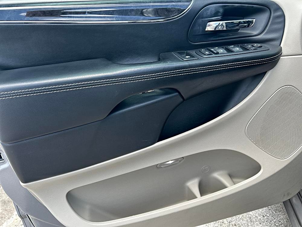 2013 Chrysler Town & Country 4dr Wgn Touring-L