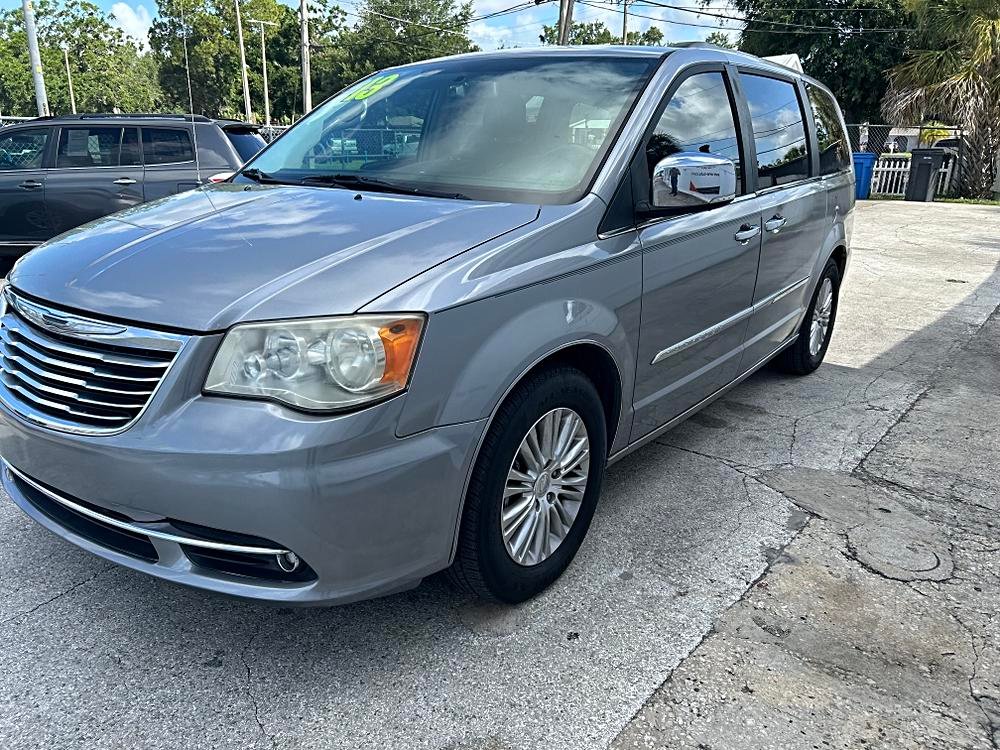 2013 Chrysler Town & Country 4dr Wgn Touring-L
