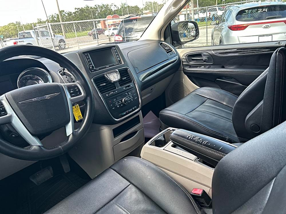 2013 Chrysler Town & Country 4dr Wgn Touring-L
