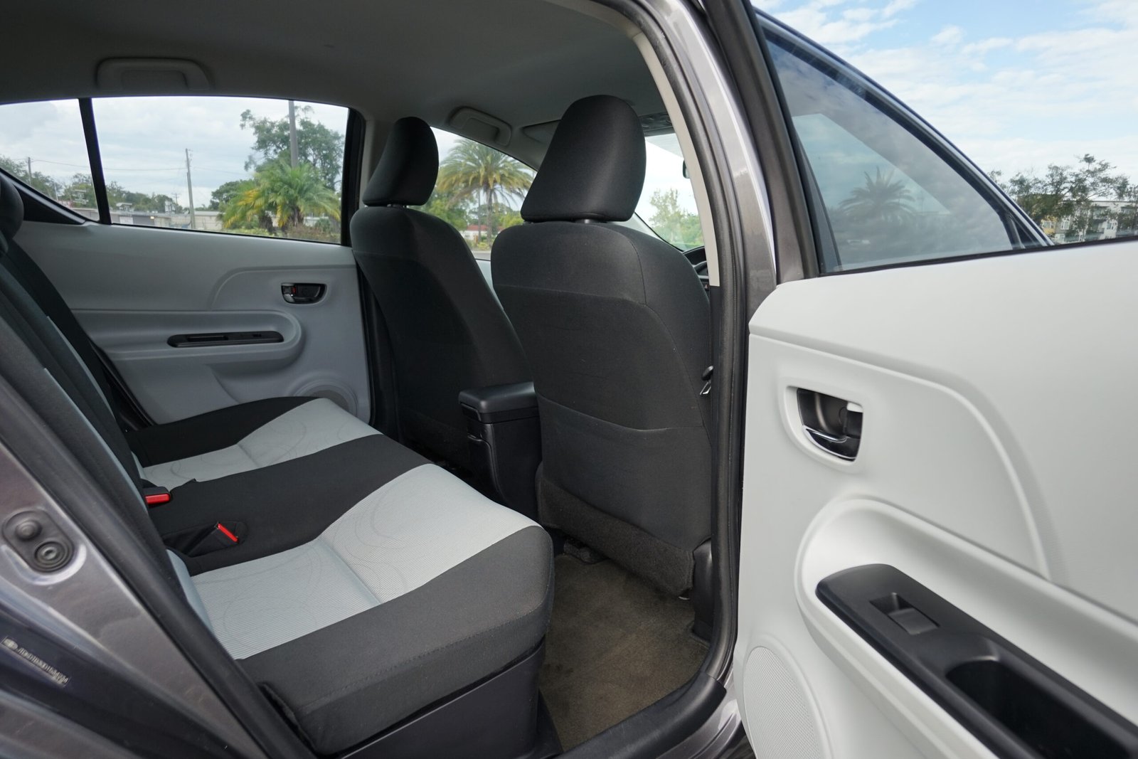 2013 Toyota Prius C One Hybrid FWD