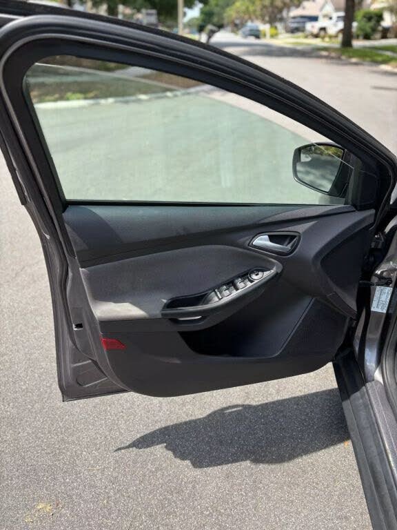2014 Ford Focus SE Hatchback