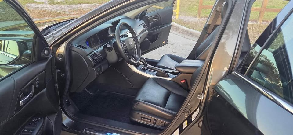 2014 Honda Accord Hybrid Grey