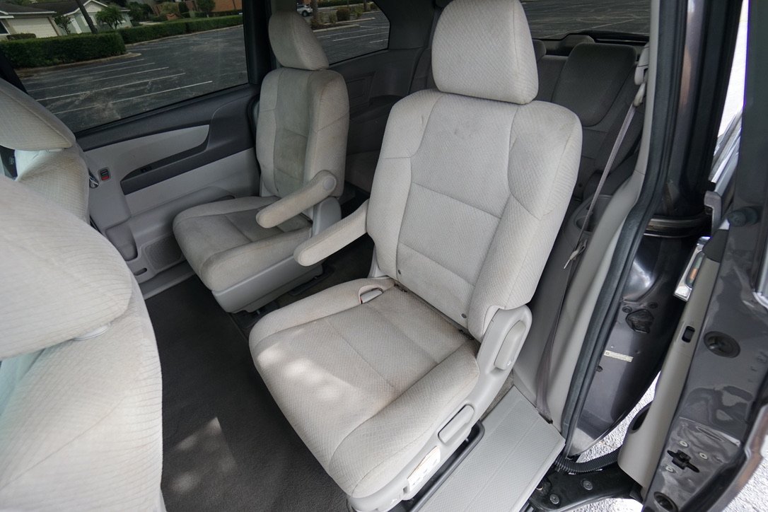 2014 Honda Odyssey LX FWD 7 Passenger