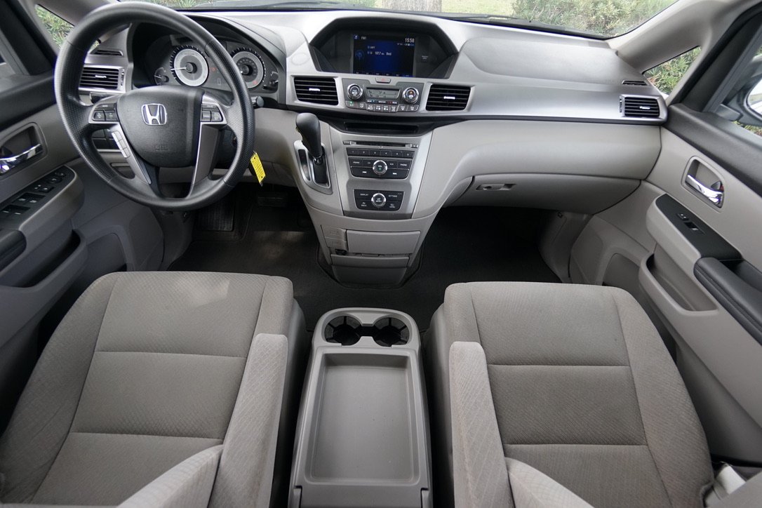2014 Honda Odyssey LX FWD 7 Passenger