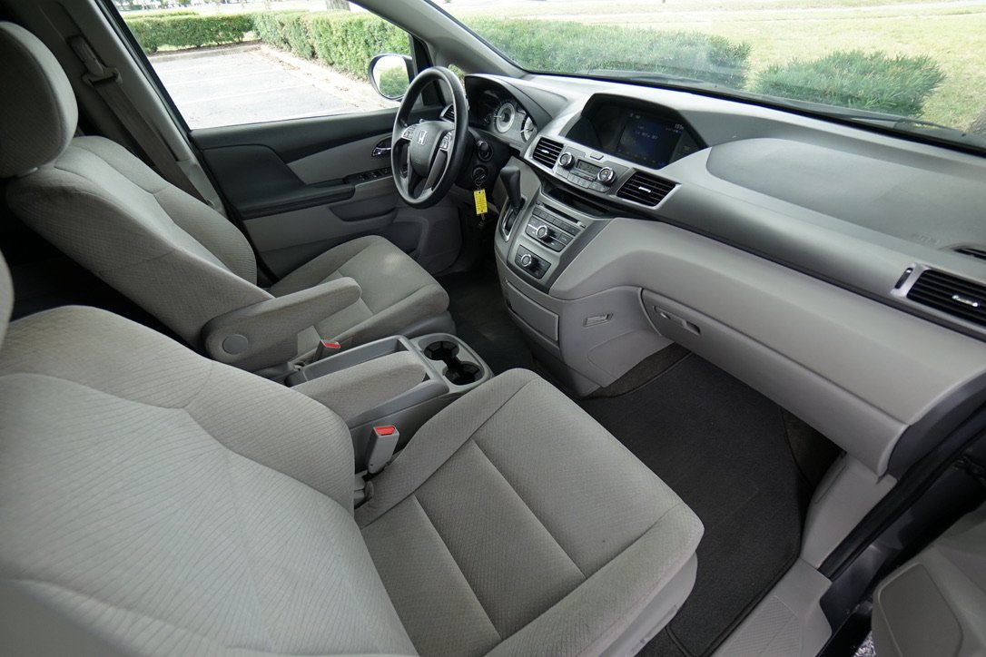 2014 Honda Odyssey LX FWD 7 Passenger