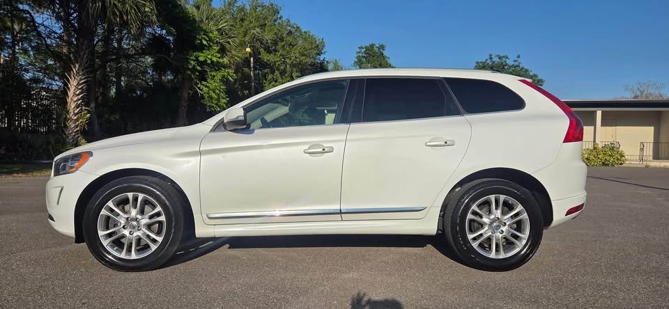 2014 Volvo XC60 White