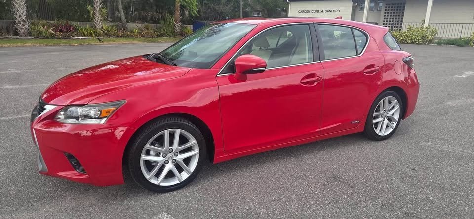 2015 Lexus CT Hybrid Red