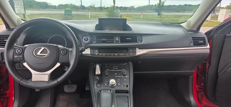 2015 Lexus CT Hybrid Red