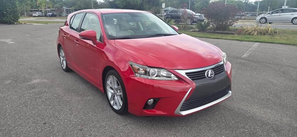 2015 Lexus CT Hybrid Red