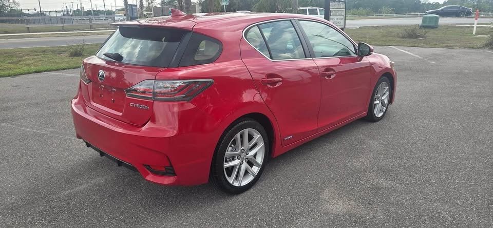 2015 Lexus CT Hybrid Red
