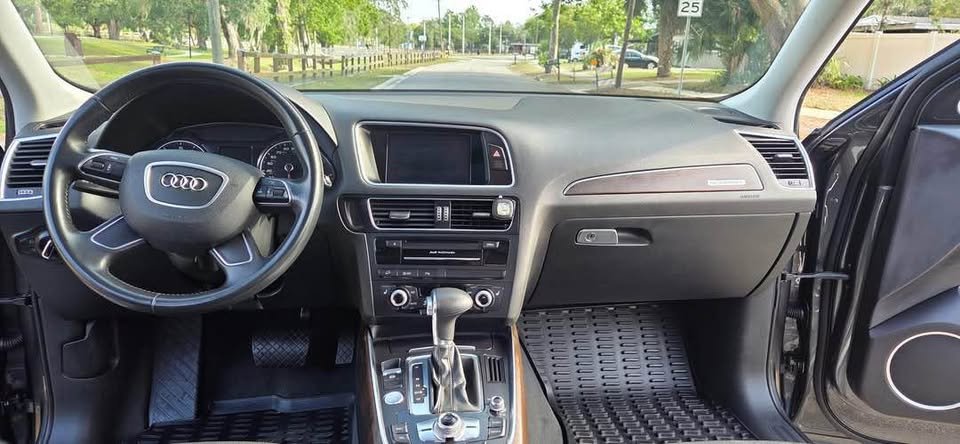 2017 Audi Q5 Grey