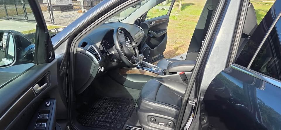 2017 Audi Q5 Grey