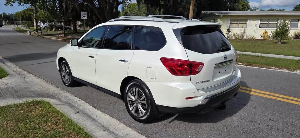 2018 Nissan Pathfinder White