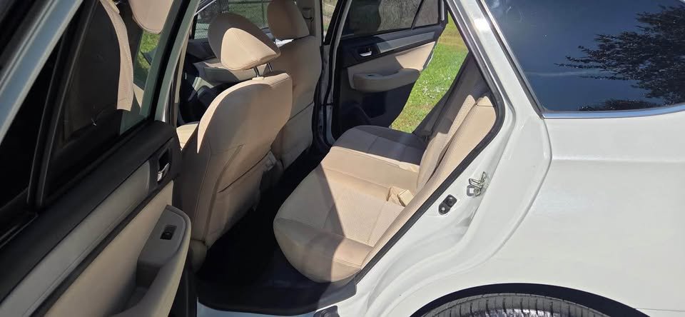 2018 Subaru outback white