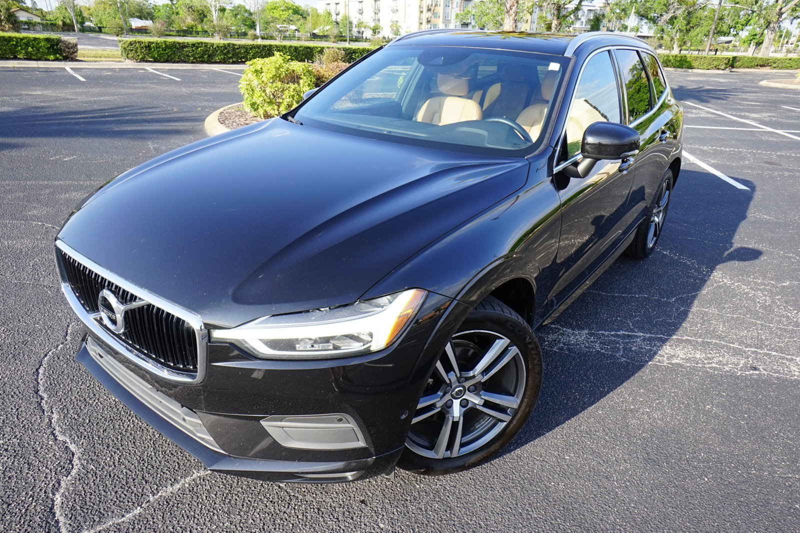2019 Volvo XC60 T5 Momentum FWD SUV