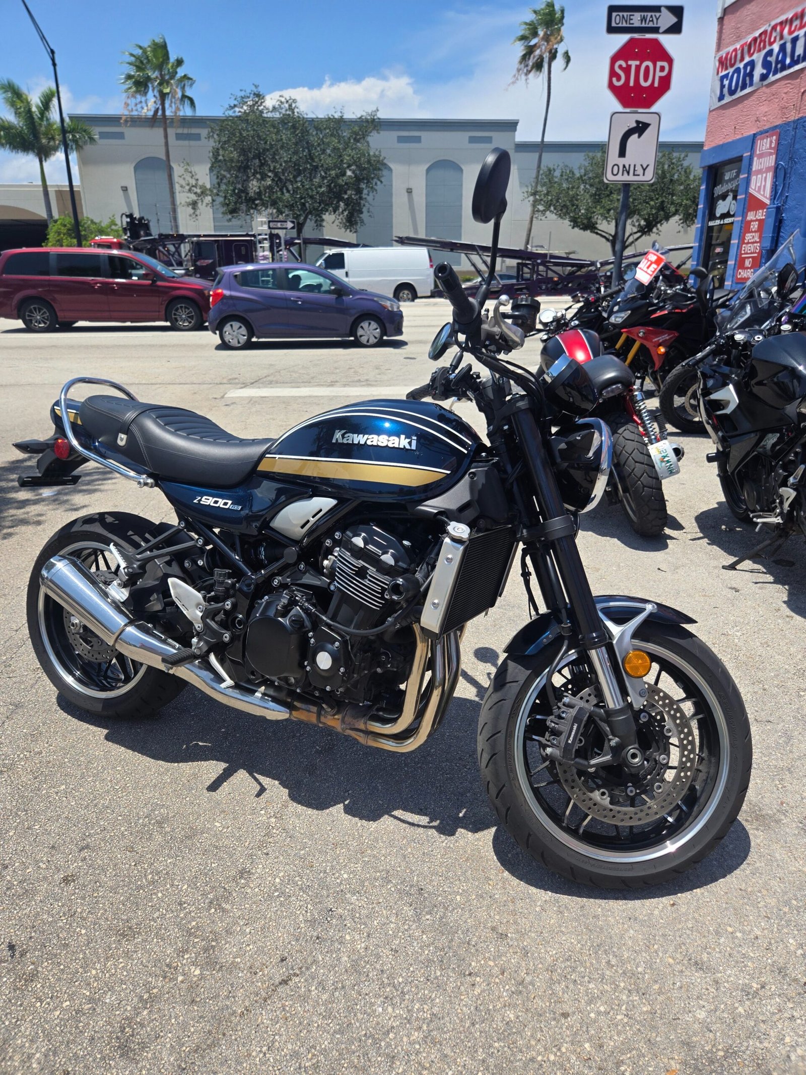2022 Kawasaki Z900R 900CC