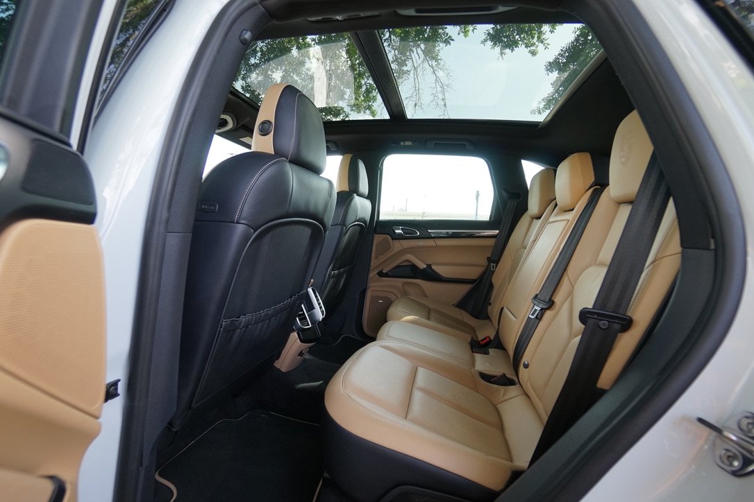 Porsche Cayenne Platinum Edition AWD