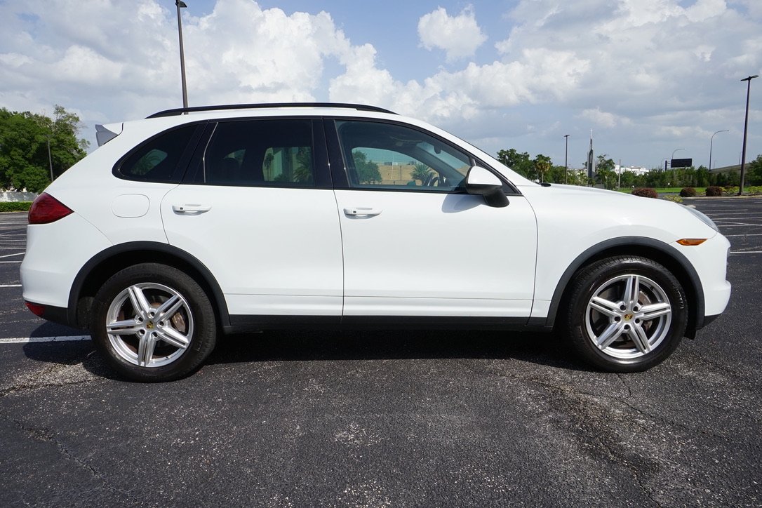 Porsche Cayenne Platinum Edition AWD