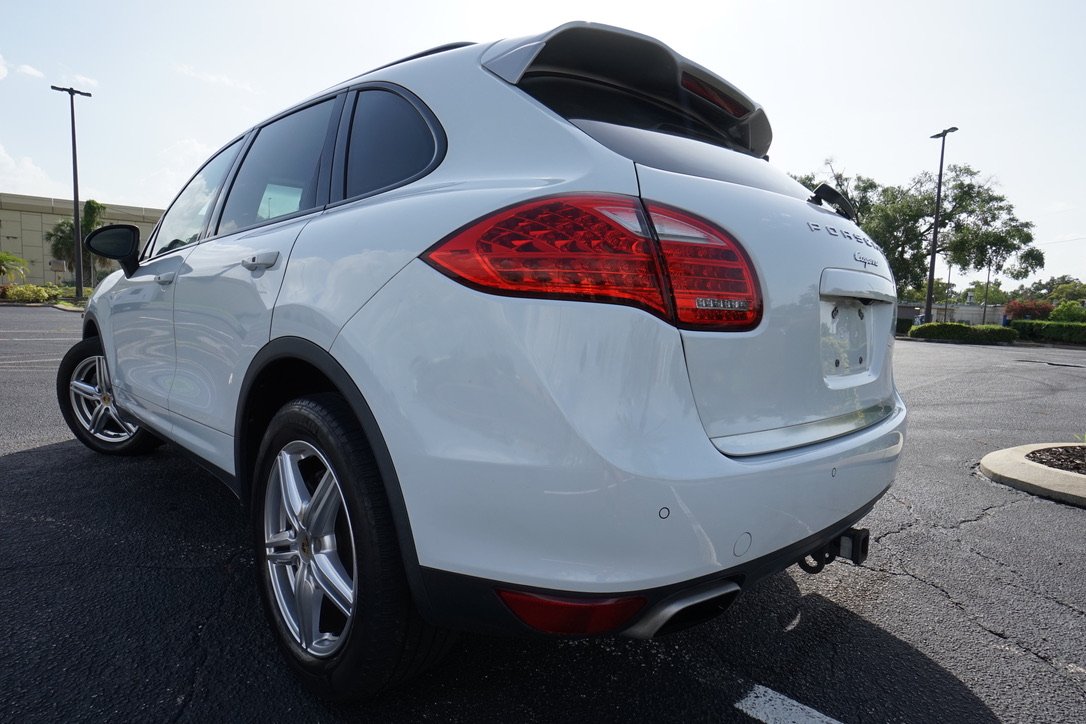 Porsche Cayenne Platinum Edition AWD