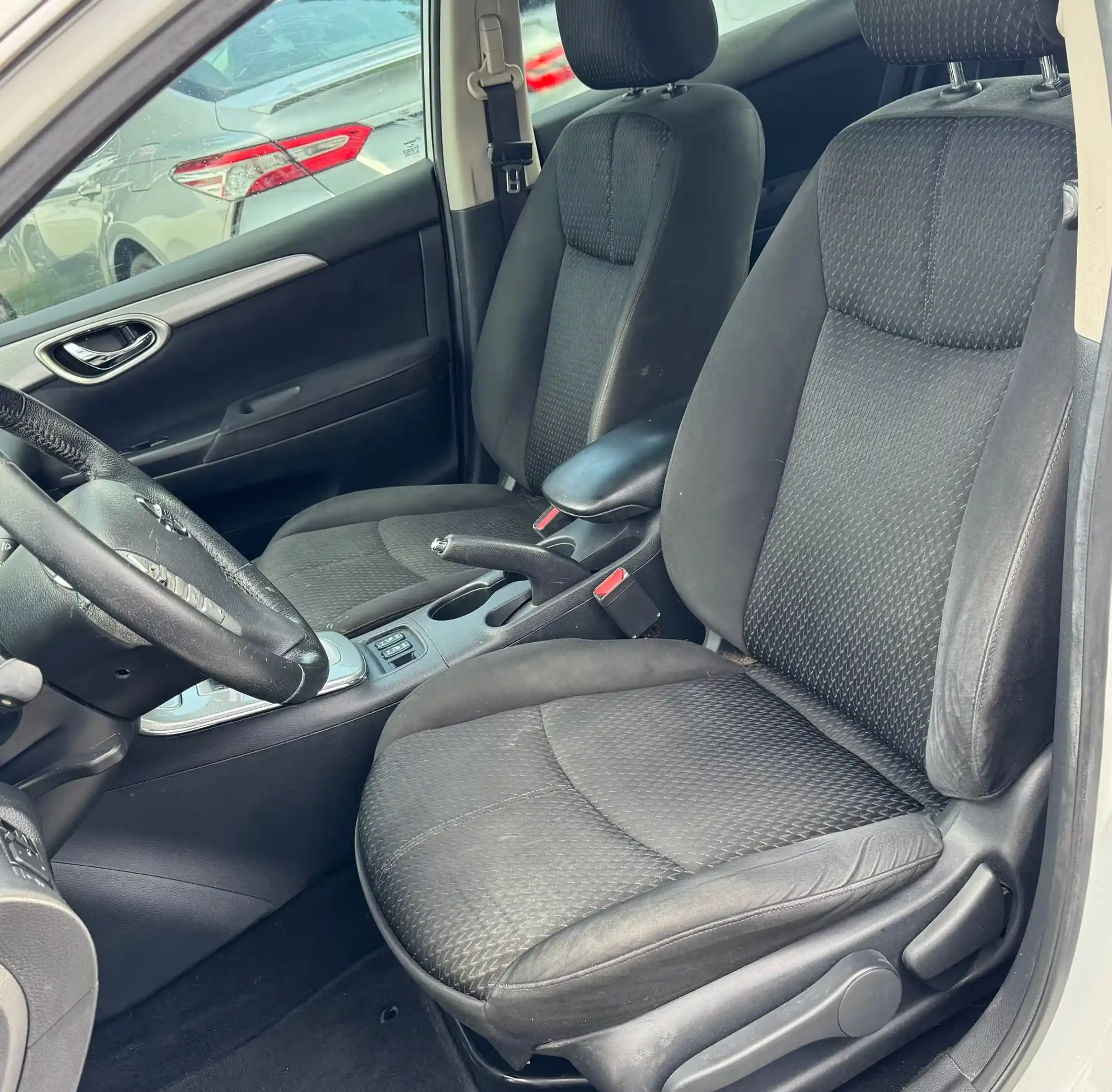 Sentra SR model 2025 for sale