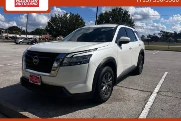 Used 2022 Nissan Pathfinder SV