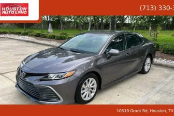 Used 2023 Toyota Camry LE