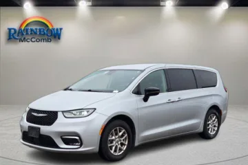 Used 2024 Chrysler Pacifica Touring L