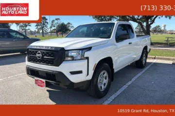 Used 2024 Nissan Frontier S