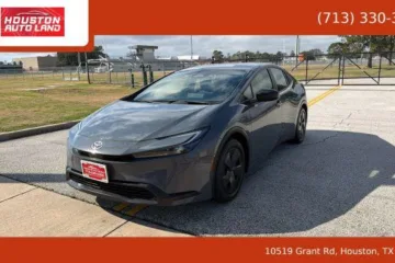 Used 2024 Toyota Prius LE
