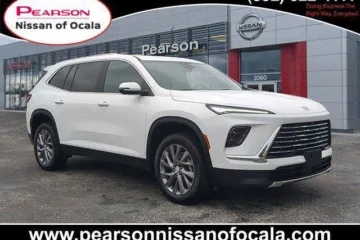 Used 2025 Buick Enclave Preferred FWD